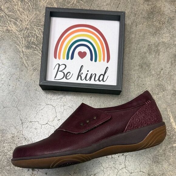 Hush Puppies Shoes - Hush Puppies Burgundy Flats